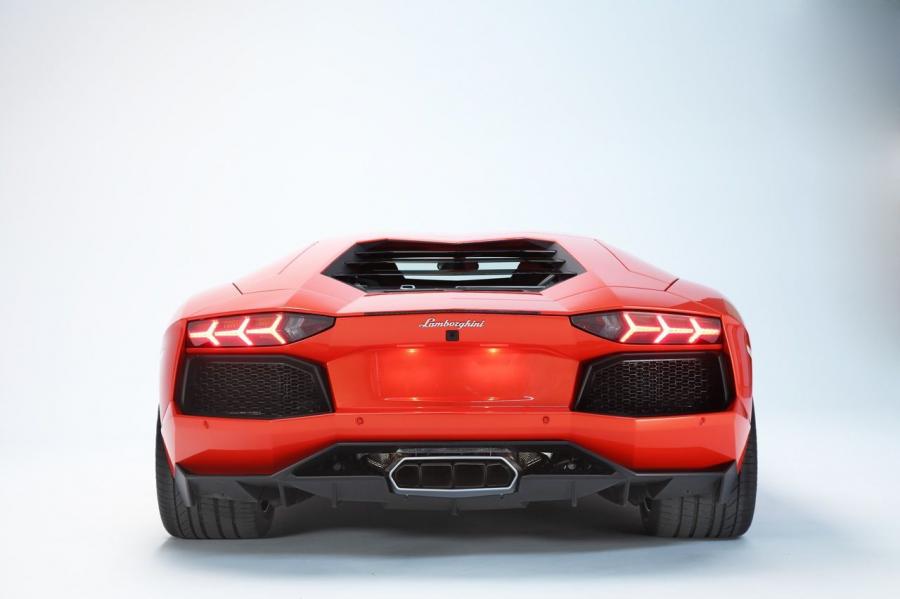  Lamborghini Aventador LP700-4 2011 года  (фото 201 из 204)